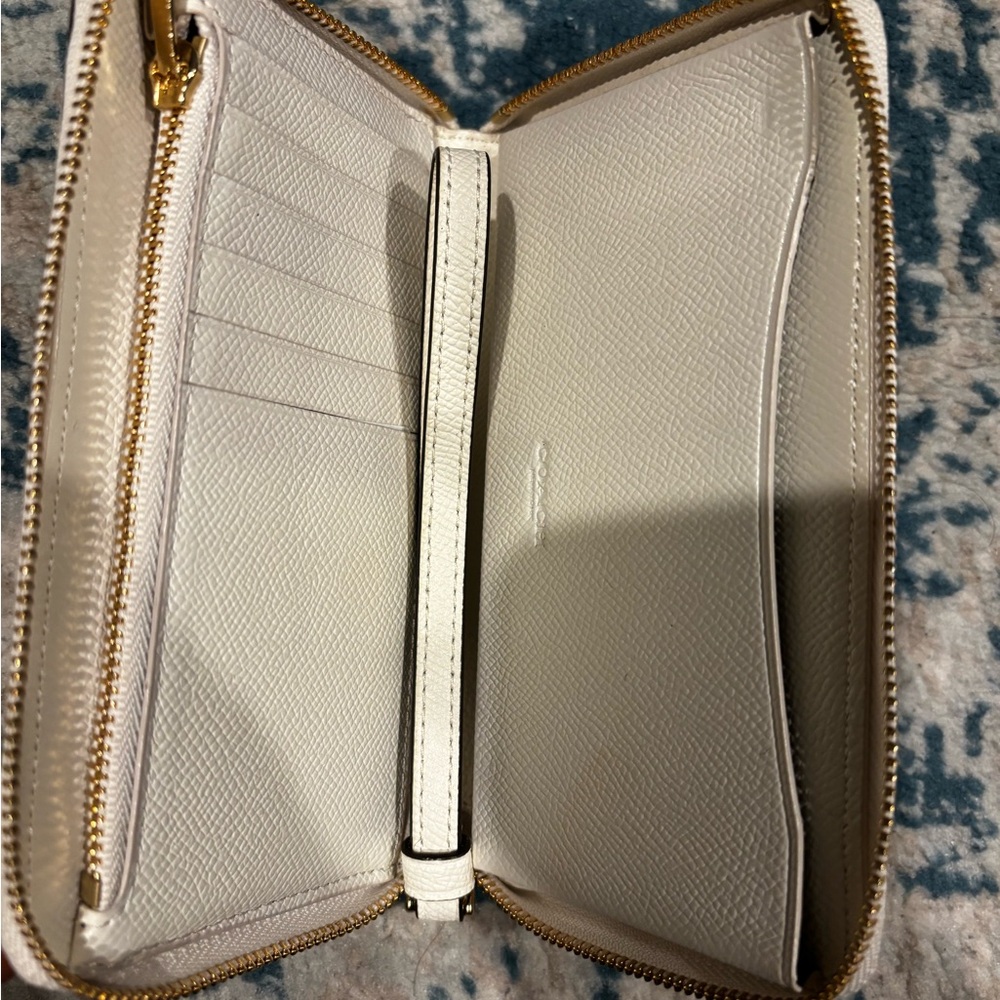NWOT Coach Ivory Wallet - Picture 4 of 4